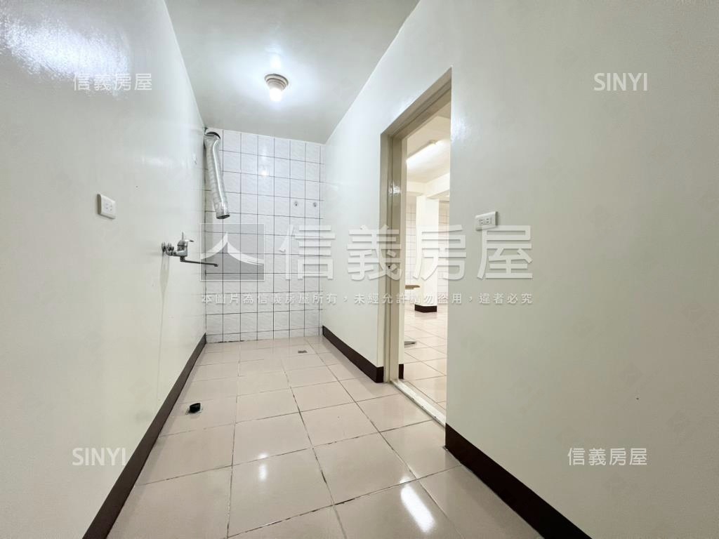 近中和環球民享街美透天房屋室內格局與周邊環境