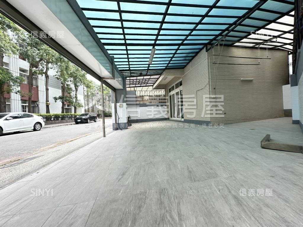亞灣寬敞大庭院面寬雙車墅房屋室內格局與周邊環境