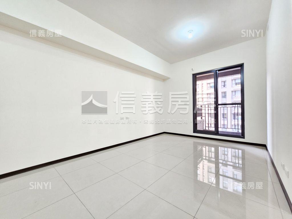 八擴．城中大璽三房車位房屋室內格局與周邊環境