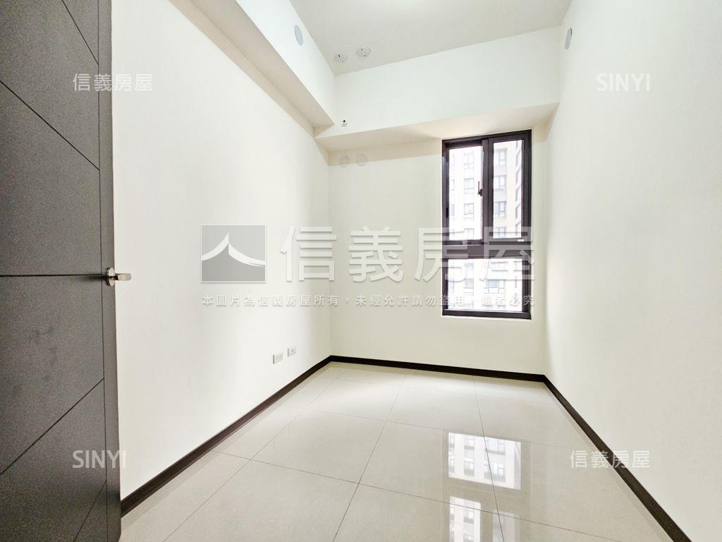 八擴．城中大璽三房車位房屋室內格局與周邊環境