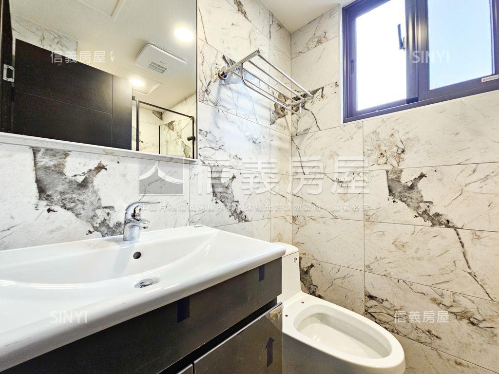 八擴．城中大璽三房車位房屋室內格局與周邊環境