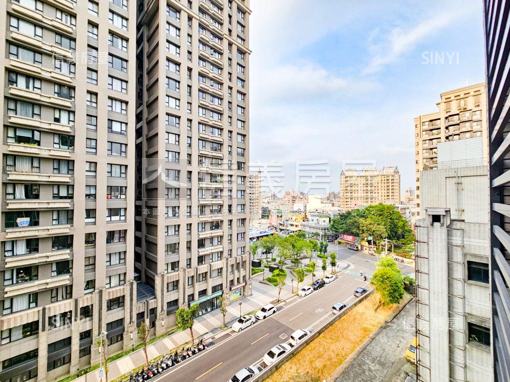 八擴．城中大璽三房車位房屋室內格局與周邊環境