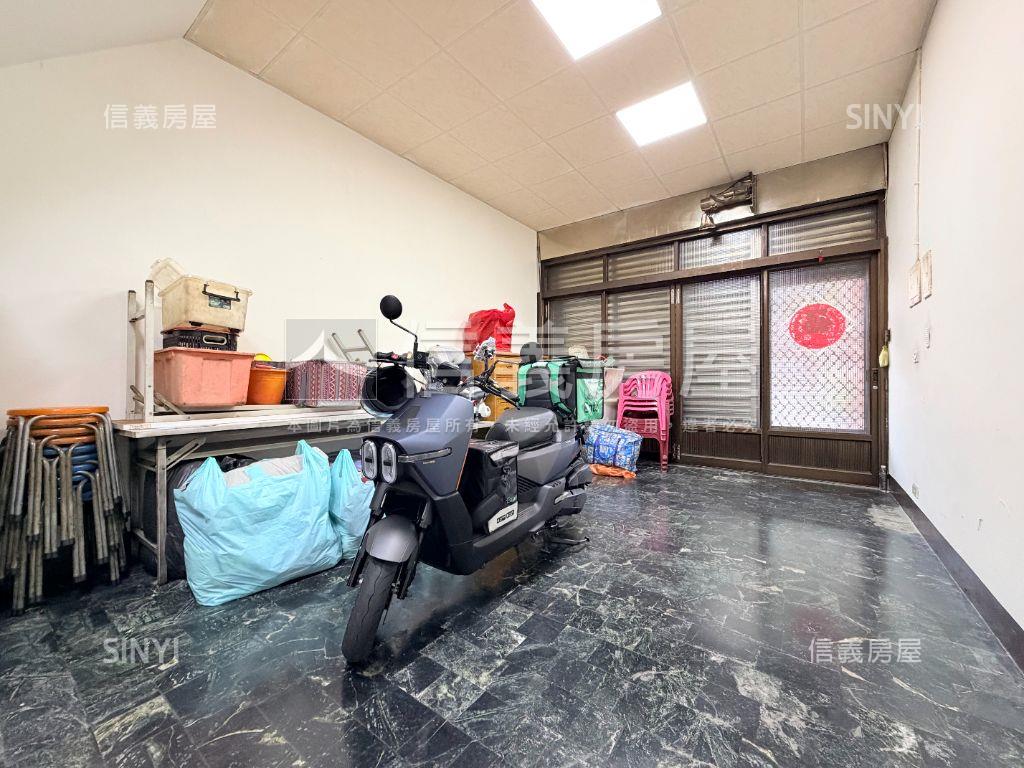 瑞隆１２米正街騎樓透天房屋室內格局與周邊環境