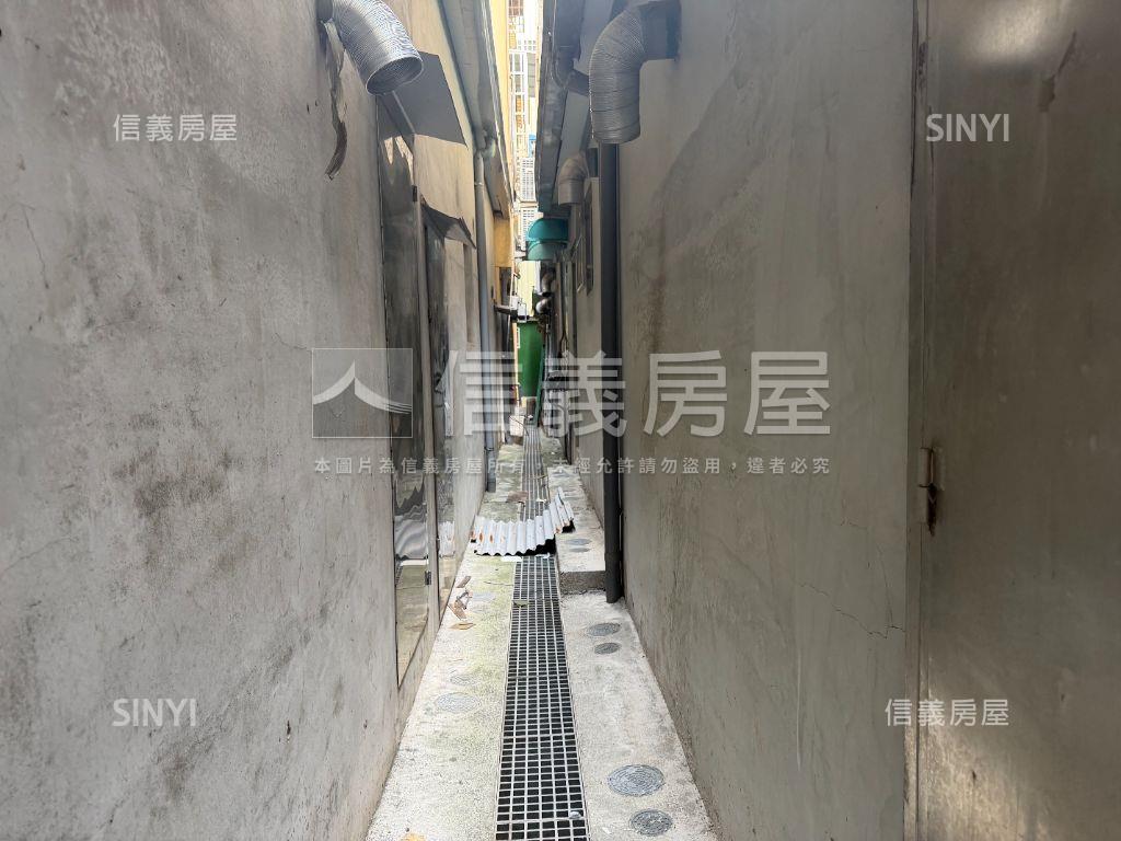 瑞隆１２米正街騎樓透天房屋室內格局與周邊環境