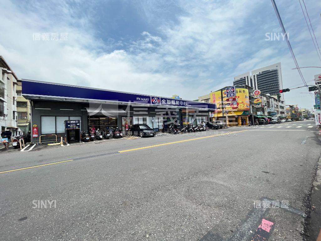 瑞隆１２米正街騎樓透天房屋室內格局與周邊環境
