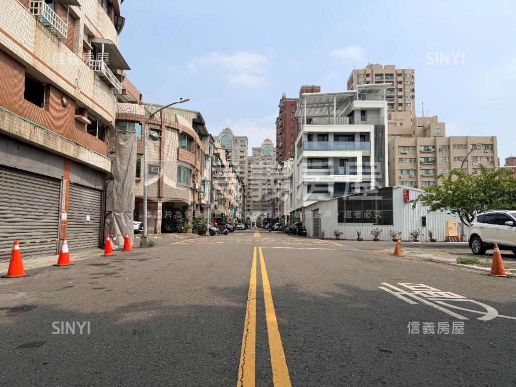 瑞隆１２米正街騎樓透天房屋室內格局與周邊環境