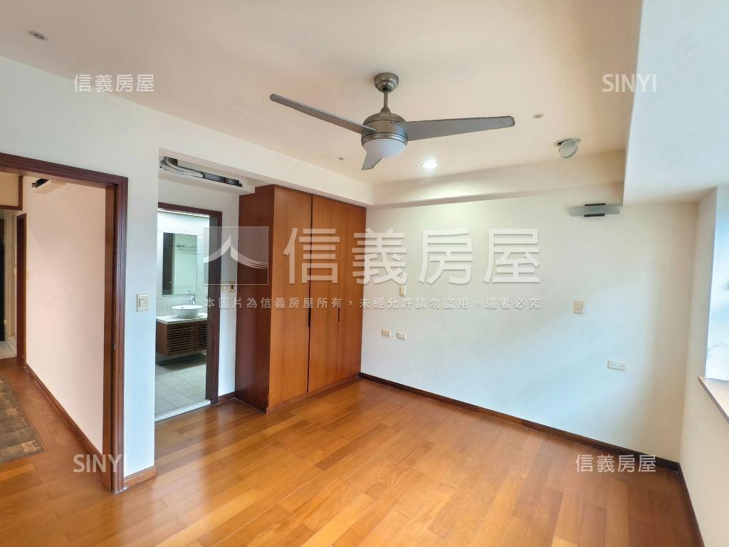 河景建築賞挑高六米大戶房屋室內格局與周邊環境
