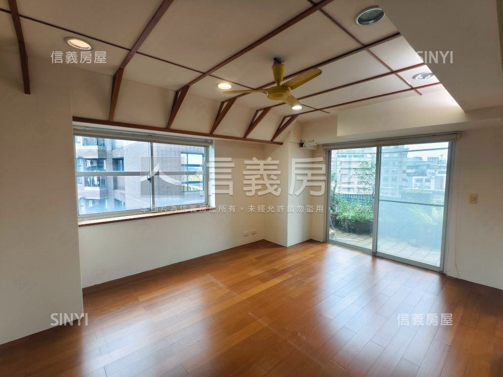 河景建築賞挑高六米大戶房屋室內格局與周邊環境