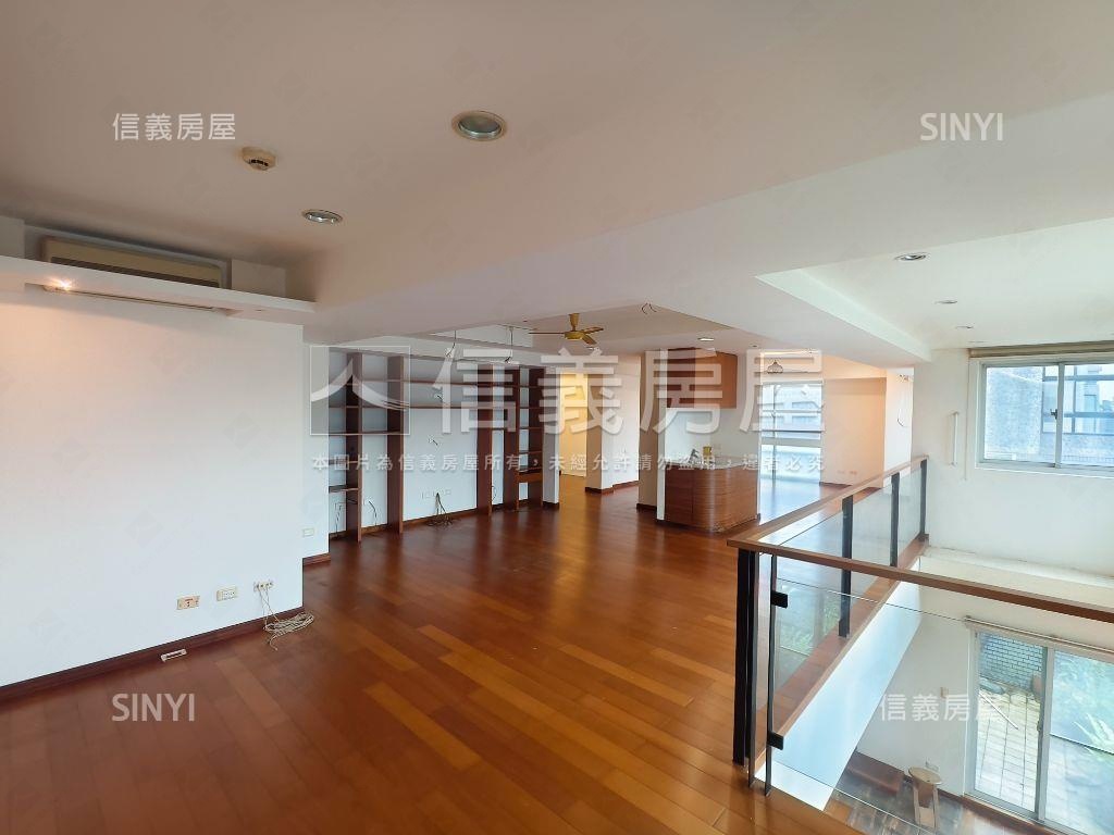 河景建築賞挑高六米大戶房屋室內格局與周邊環境