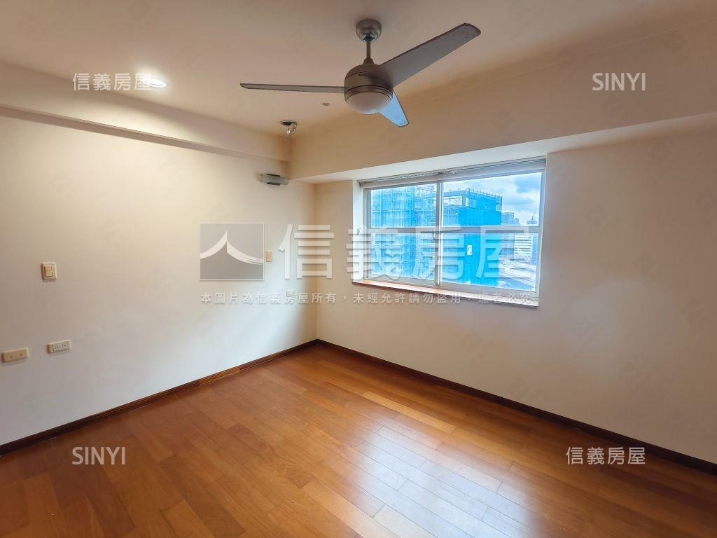 河景建築賞挑高六米大戶房屋室內格局與周邊環境
