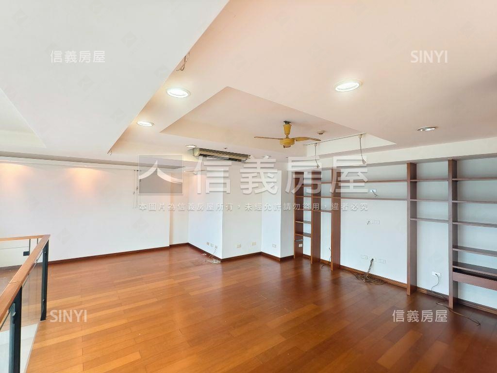 河景建築賞挑高六米大戶房屋室內格局與周邊環境