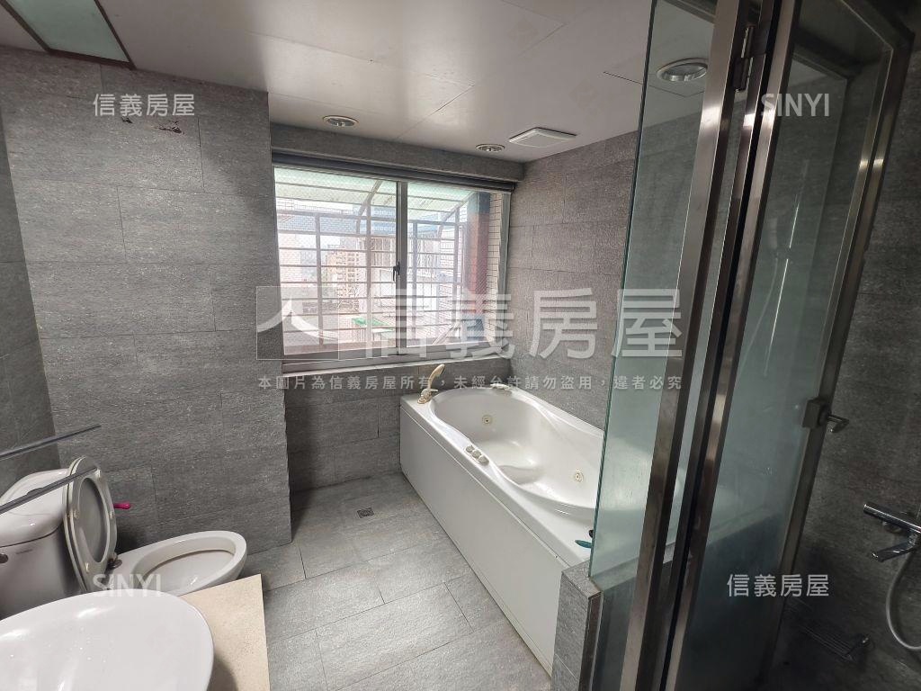 河景建築賞挑高六米大戶房屋室內格局與周邊環境