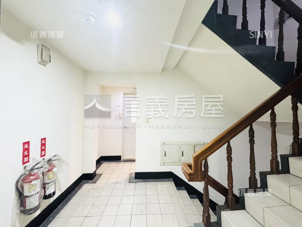 車站旁氣派保值商辦房屋室內格局與周邊環境