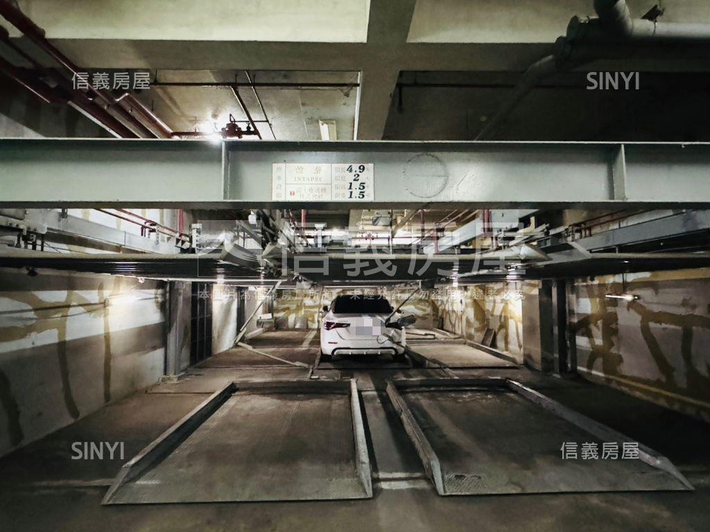 車站旁氣派保值商辦房屋室內格局與周邊環境