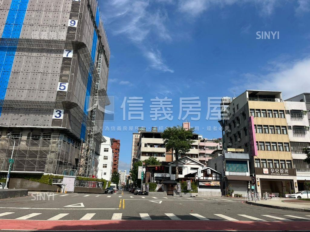 達麗冶翠帝王Ｂ７兩房兩衛房屋室內格局與周邊環境