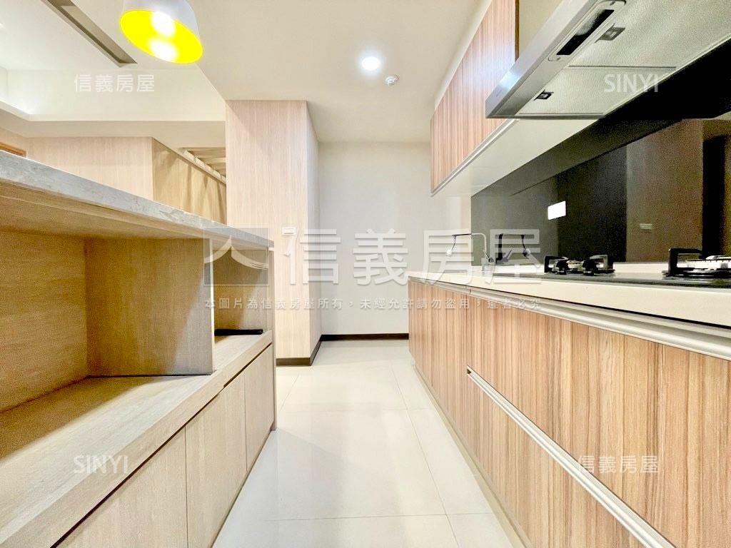 上築精美裝潢兩房車位房屋室內格局與周邊環境