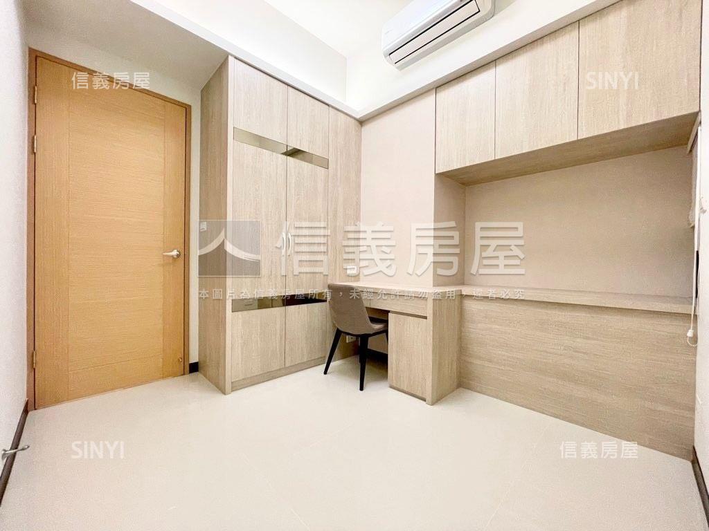 上築精美裝潢兩房車位房屋室內格局與周邊環境