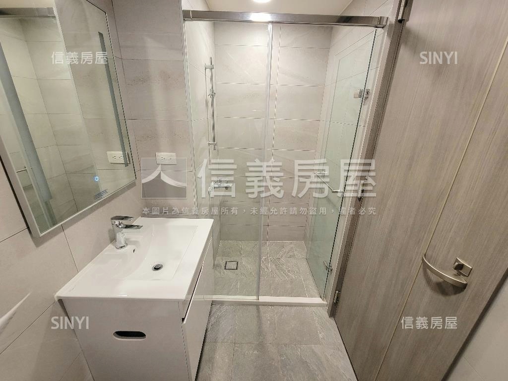 新高學區非面７４三房平車房屋室內格局與周邊環境