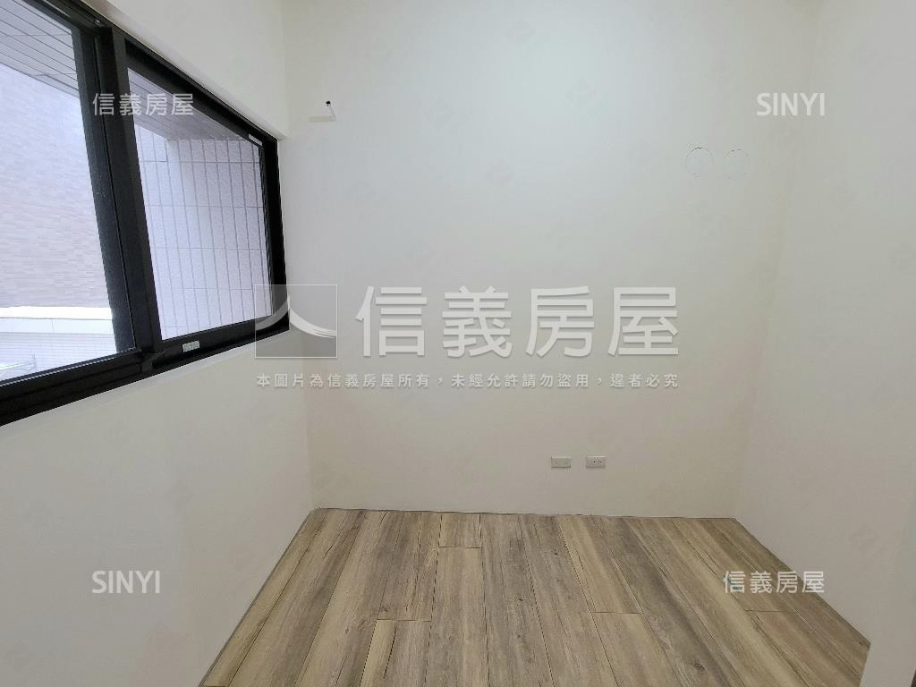 新高學區非面７４三房平車房屋室內格局與周邊環境