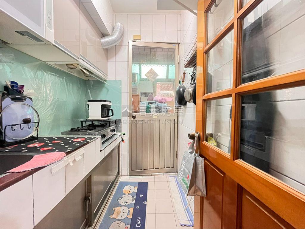 榮華又富貴肆房豪邸房屋室內格局與周邊環境