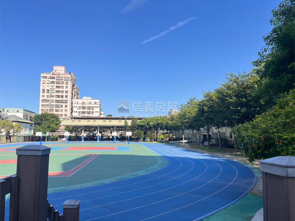 榮華又富貴肆房豪邸房屋室內格局與周邊環境