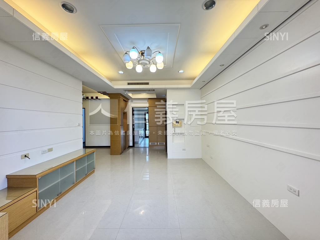 歌德堡高樓雙車美三房房屋室內格局與周邊環境