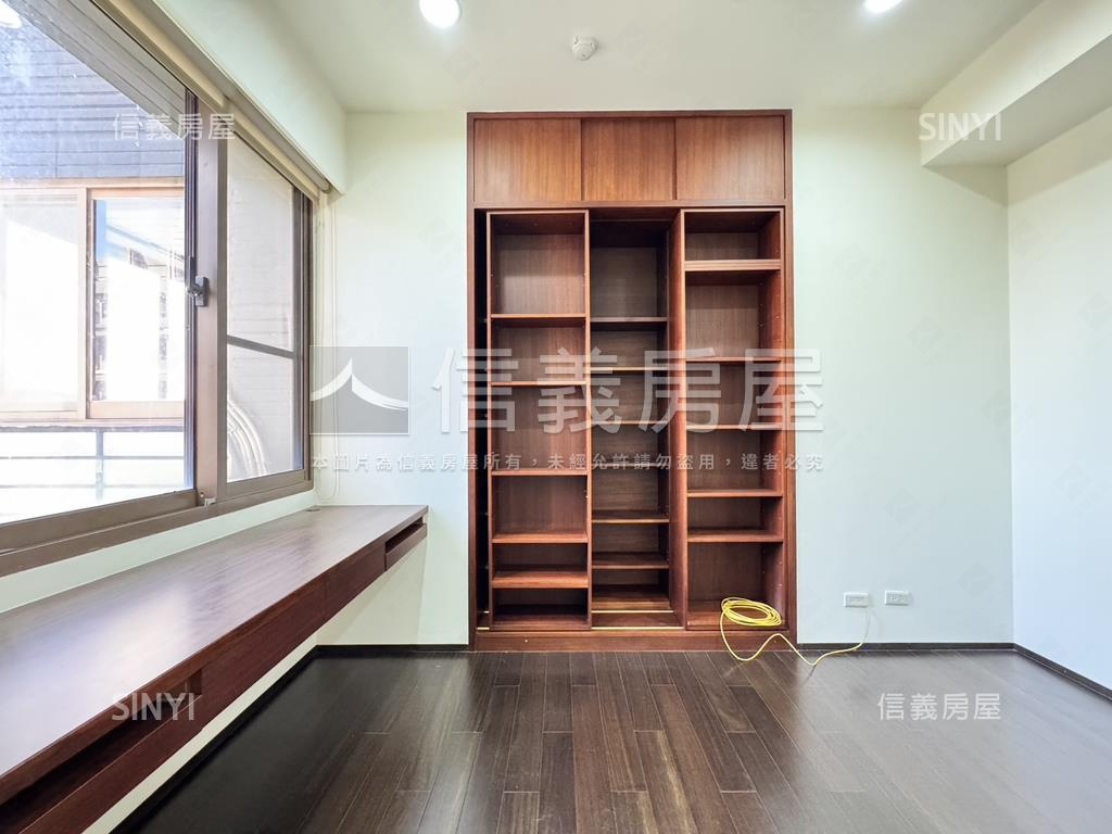 歌德堡高樓雙車美三房房屋室內格局與周邊環境