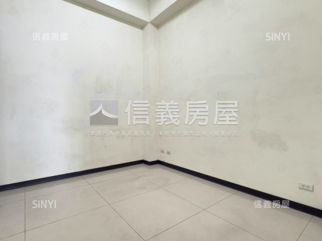 近烏日捷運臨路別墅房屋室內格局與周邊環境