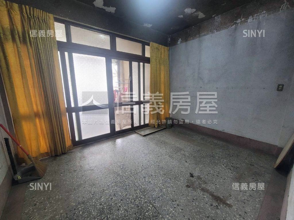 市中心低總價透天房屋室內格局與周邊環境