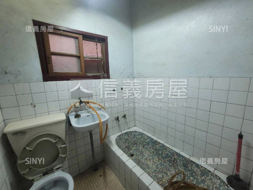 市中心低總價透天房屋室內格局與周邊環境