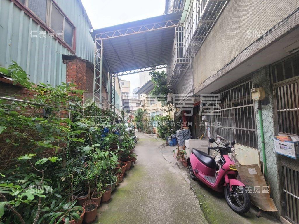 市中心低總價透天房屋室內格局與周邊環境