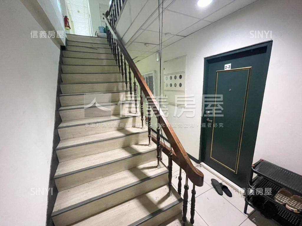 碳佐麻里收租聖品房屋室內格局與周邊環境