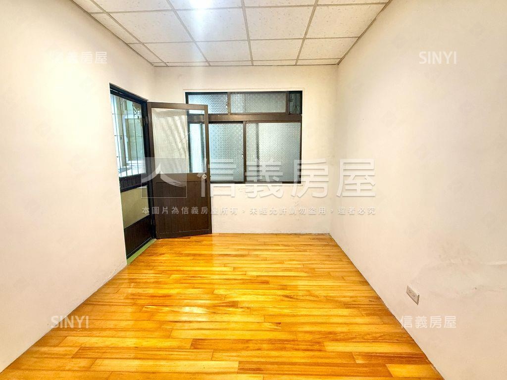 澄清湖特區正街騎樓透天房屋室內格局與周邊環境