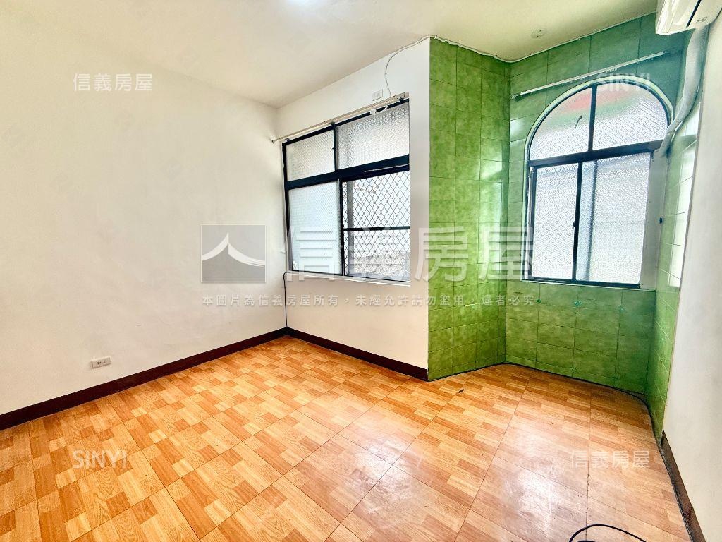 澄清湖特區正街騎樓透天房屋室內格局與周邊環境