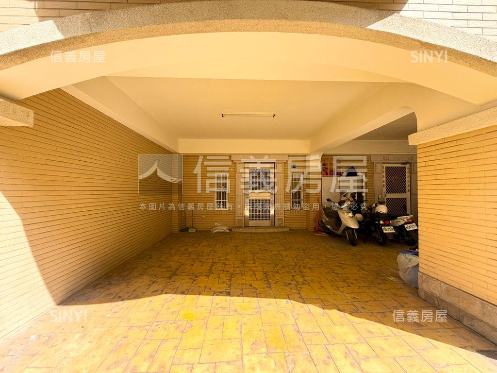 急售！近嶺東忠勇商圈透天房屋室內格局與周邊環境