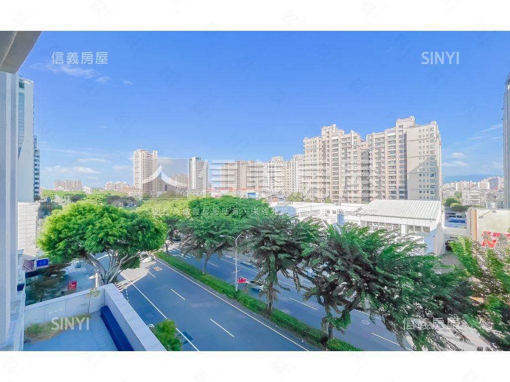 １１期時代英倫３房平車房屋室內格局與周邊環境
