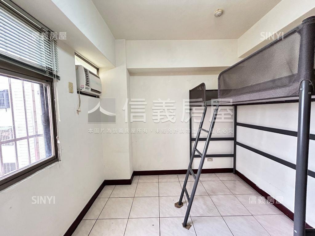 熱鬧商圈旁電梯三房房屋室內格局與周邊環境
