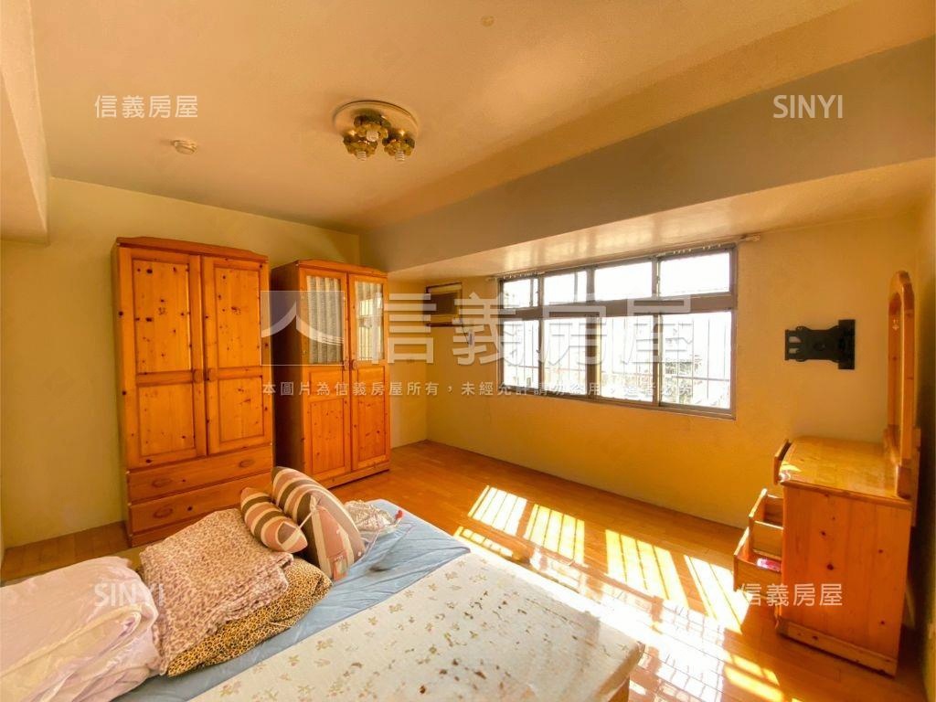 熱鬧商圈旁電梯三房房屋室內格局與周邊環境