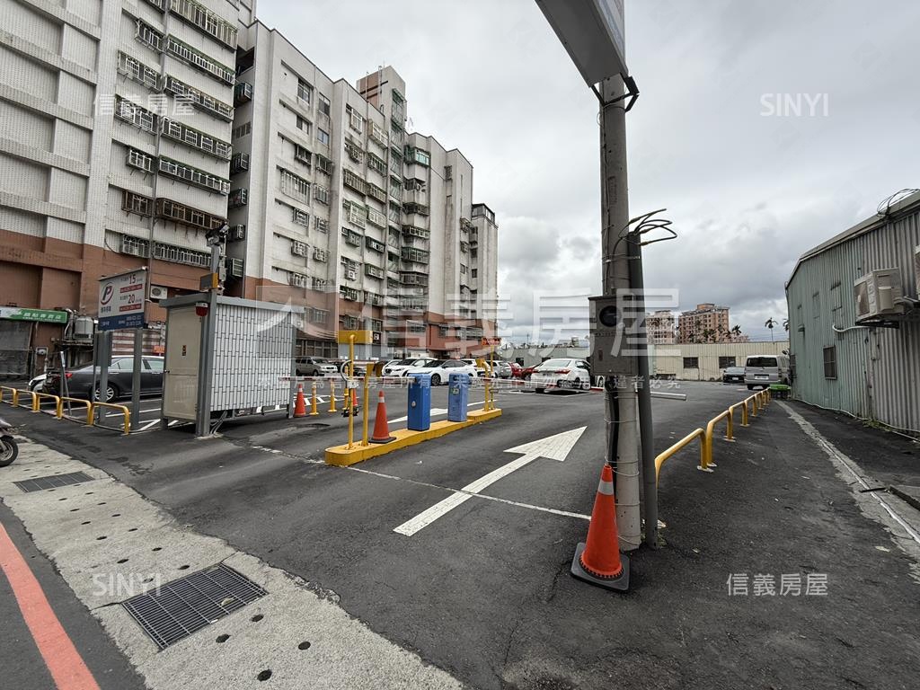 伯爵花園三房車位房屋室內格局與周邊環境