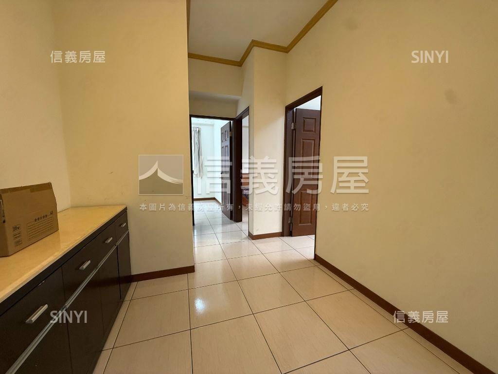 星河稀有三房車位房屋室內格局與周邊環境