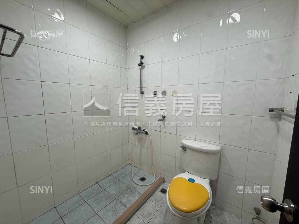 星河稀有三房車位房屋室內格局與周邊環境