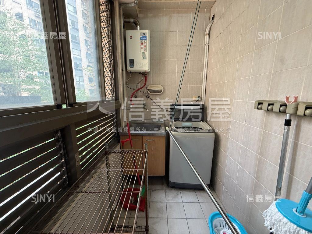 星河稀有三房車位房屋室內格局與周邊環境