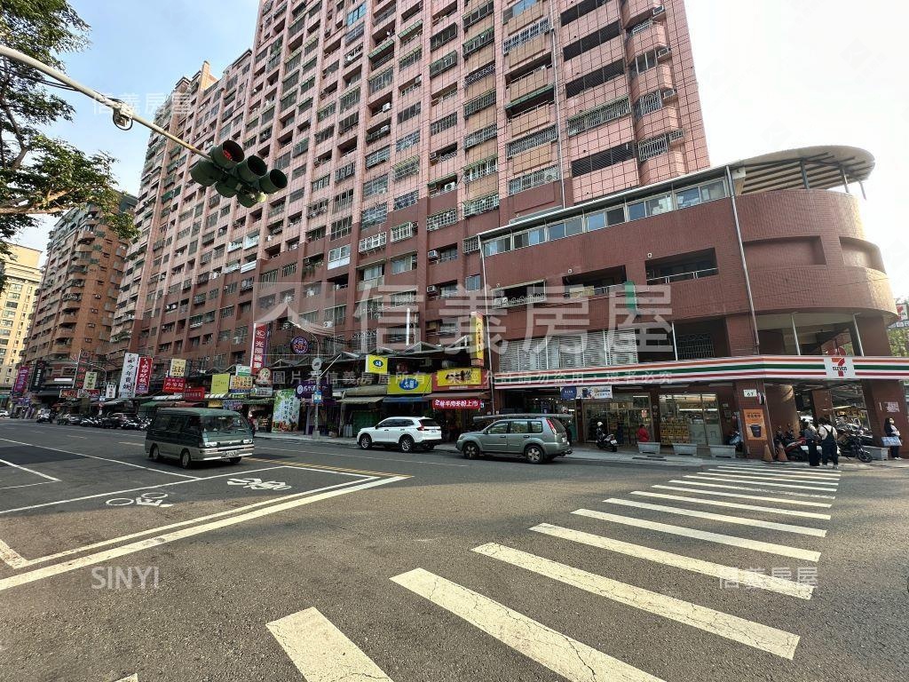 近福山國小２＋１附車位房屋室內格局與周邊環境