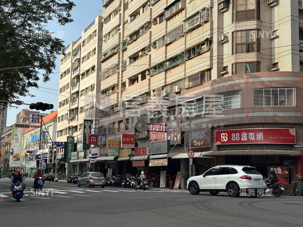 近福山國小２＋１附車位房屋室內格局與周邊環境
