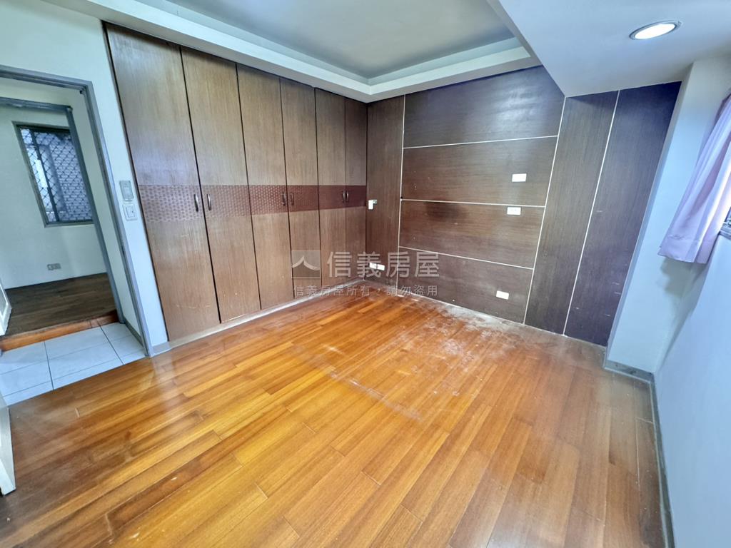 五期寶輝兩房附車位房屋室內格局與周邊環境
