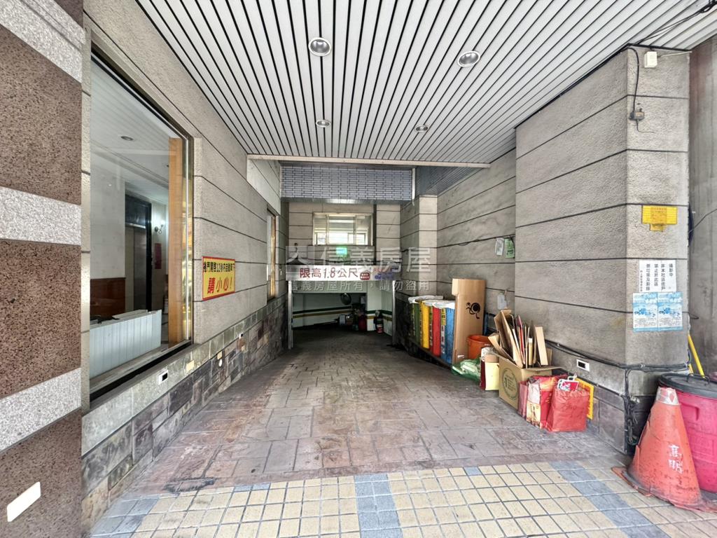 五期寶輝兩房附車位房屋室內格局與周邊環境