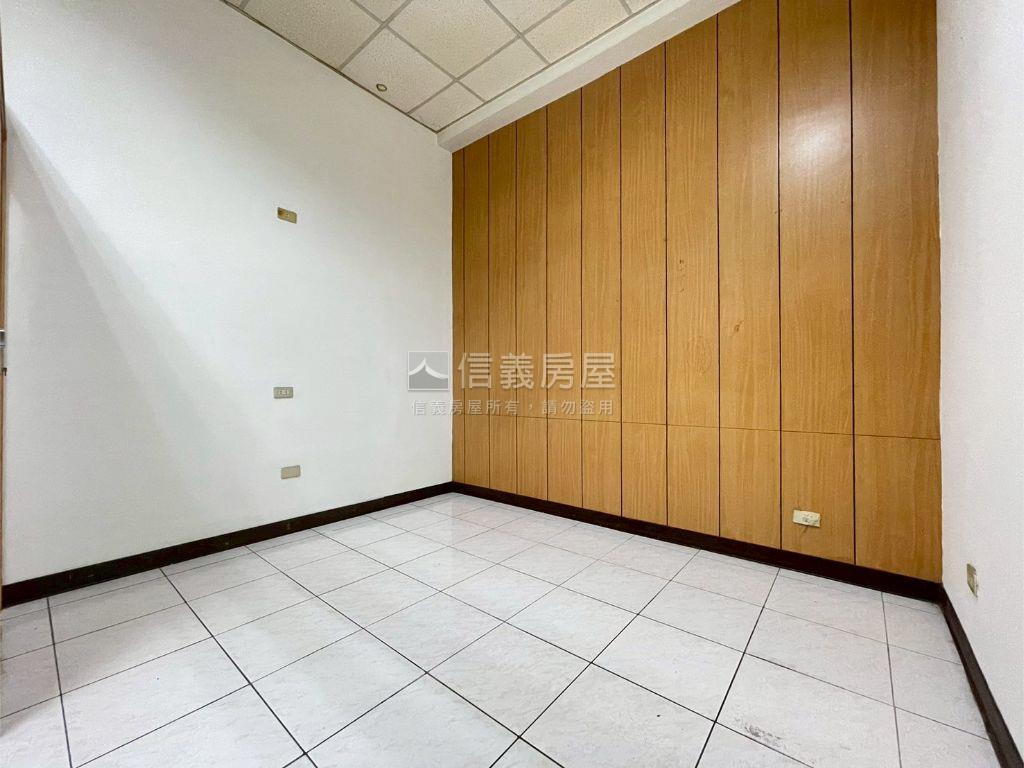 五路財神金店面房屋室內格局與周邊環境