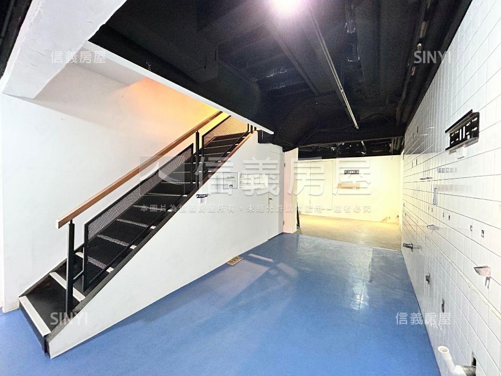 士林夜市透天店面房屋室內格局與周邊環境