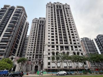 溫莎堡高樓採光兩房車位