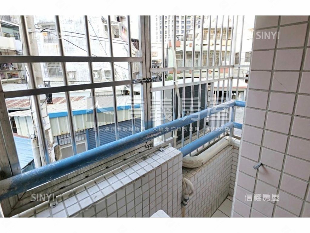篤行路新青安裝潢美套房房屋室內格局與周邊環境